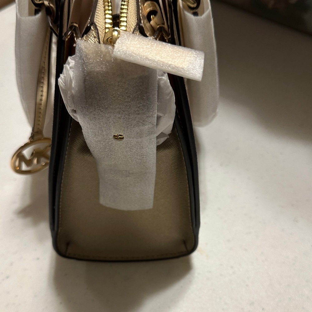 Michael Kors Sheila Medium Gold Satchel - Picture 5 of 7